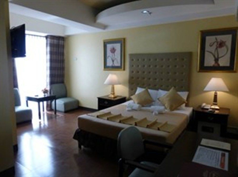 Silver Oaks Suites & Hotel Manila Exterior foto